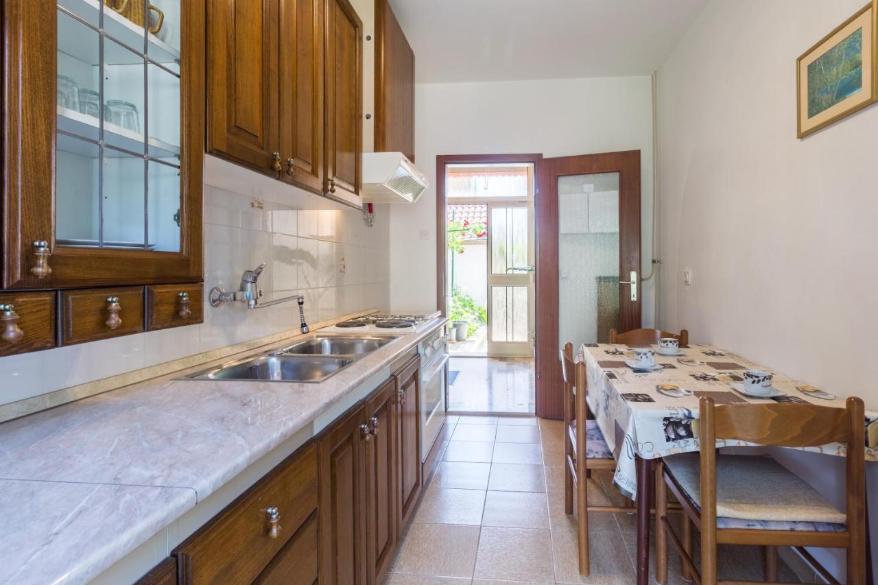 7063b Apartman *